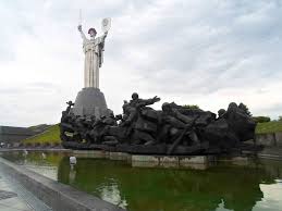 Монумент Родина-Мать